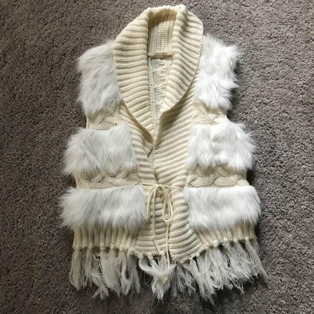 Les Tricots women’s medium sleeveless sweater vest